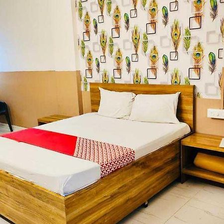 Hotel Royal Lodging Phursungi エクステリア 写真